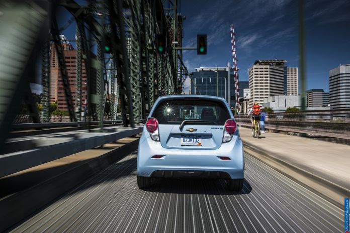 2014 Chevrolet Spark EV - фотография 25 из 45
