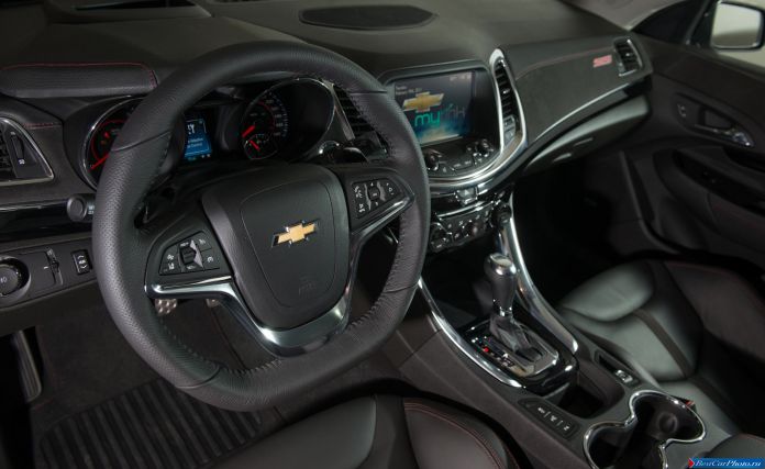 2014 Chevrolet SS - фотография 15 из 17