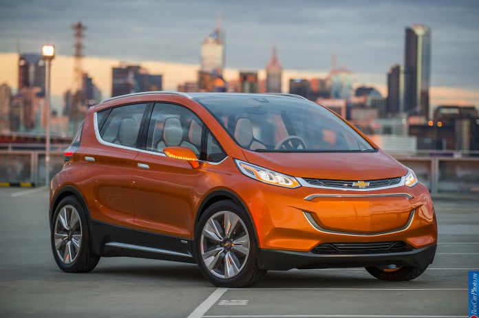 2015 Chevrolet Bolt EV Concept - фотография 1 из 8