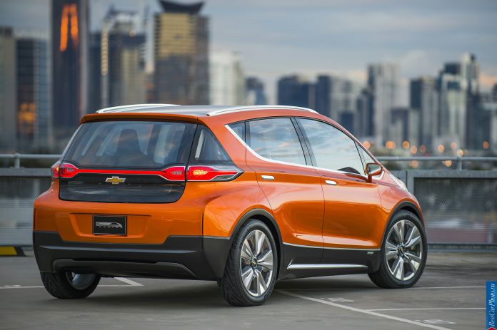 2015 Chevrolet Bolt EV Concept - фотография 2 из 8