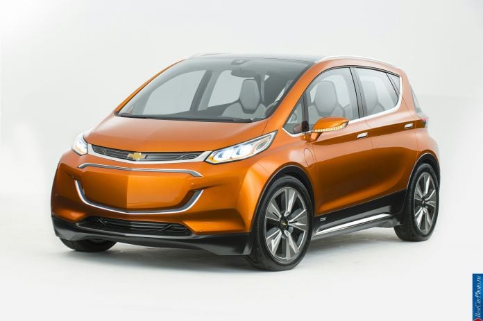 2015 Chevrolet Bolt EV Concept - фотография 4 из 8