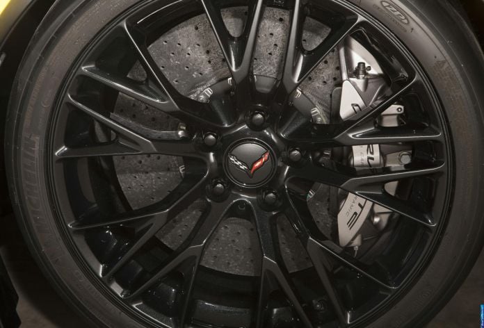 2015 Chevrolet Corvette Z06 - фотография 17 из 27 2015 Chevrolet Corvette Z06 - фотография 17 из 27