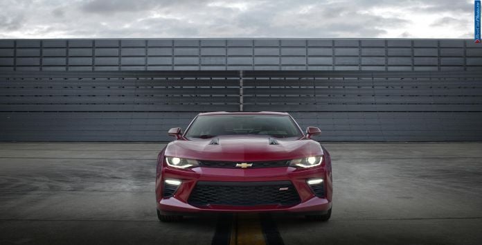 2016 Chevrolet Camaro - фотография 4 из 55