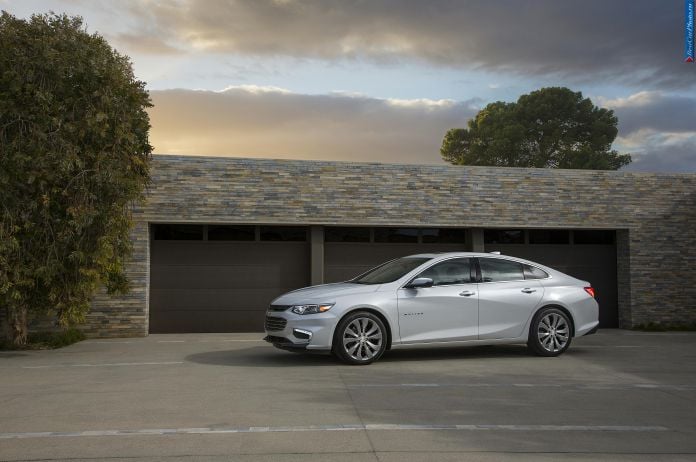 2016 Chevrolet Malibu - фотография 3 из 8