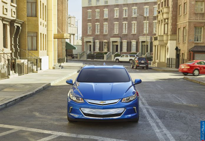 2016 Chevrolet Volt - фотография 5 из 21