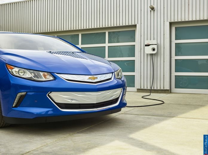2016 Chevrolet Volt - фотография 7 из 21