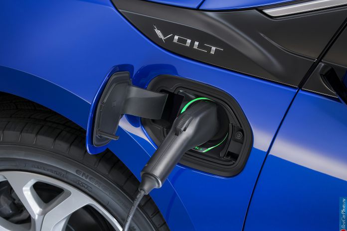 2016 Chevrolet Volt - фотография 9 из 21
