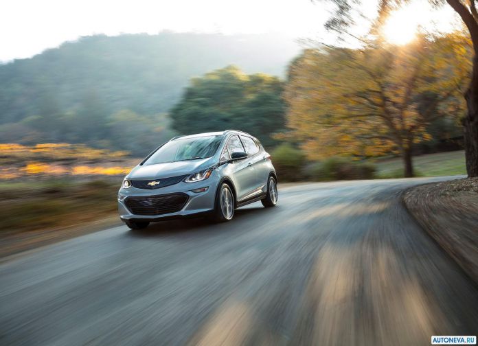 2017 Chevrolet Bolt EV - фотография 2 из 46