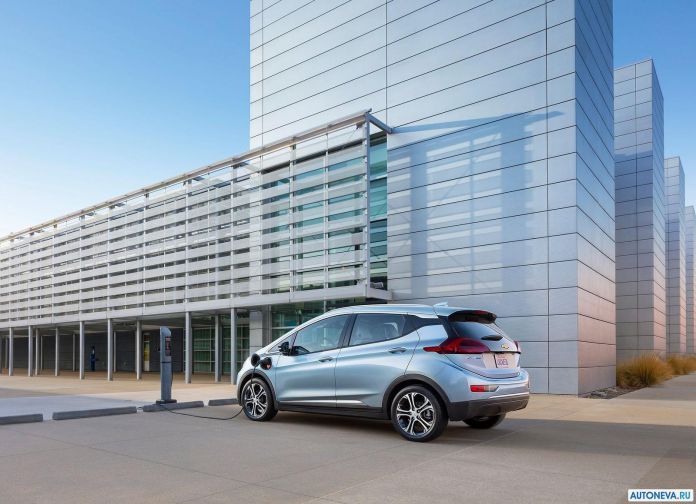 2017 Chevrolet Bolt EV - фотография 5 из 46
