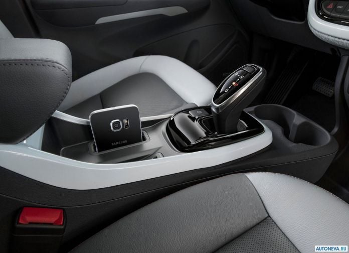 2017 Chevrolet Bolt EV - фотография 12 из 46