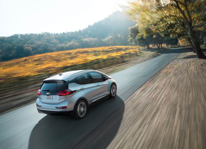 2017 Chevrolet Bolt EV - фотография 21 из 46
