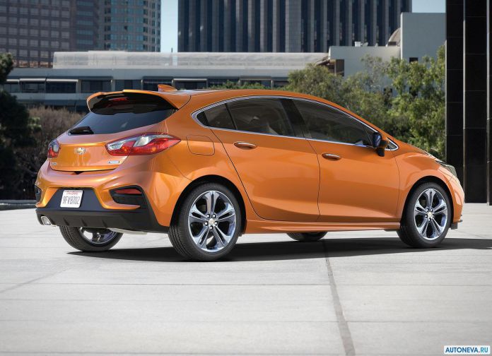 2017 Chevrolet Cruze Hatchback - фотография 2 из 4