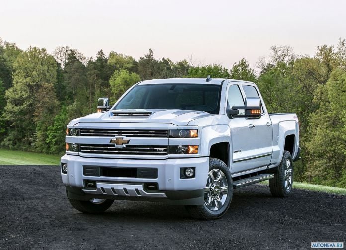 2017 Chevrolet Silverado HD - фотография 2 из 4