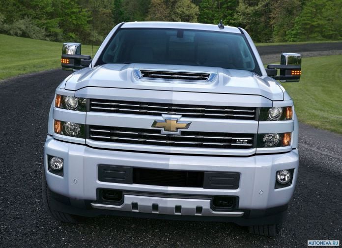 2017 Chevrolet Silverado HD - фотография 3 из 4