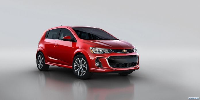 2017 Chevrolet Sonic - фотография 3 из 4