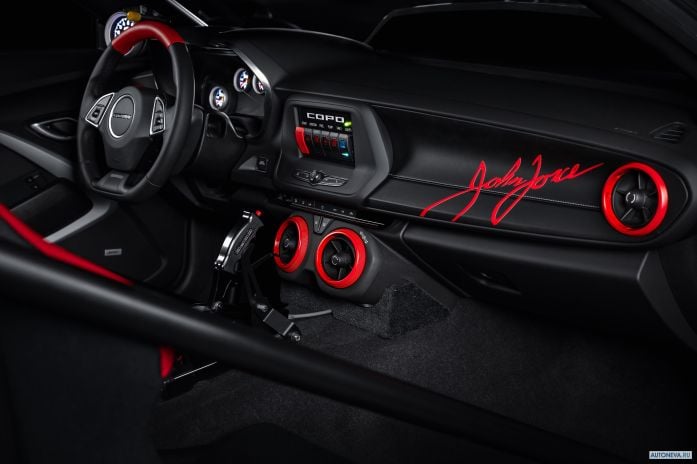 2019 Chevrolet Camaro Copo John Force Edition - фотография 4 из 6 2019 Chevrolet Camaro Copo John Force Edition - фотография 4 из 6
