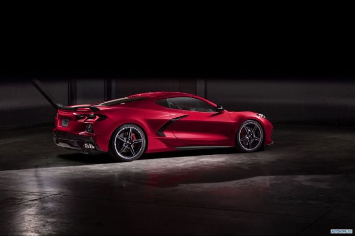 2020 Chevrolet Corvette - фотография 12 из 40