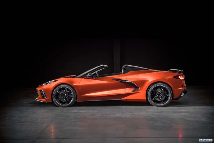 2020 Chevrolet Corvette Stingray Convertible Z51 - фотография 2 из 15