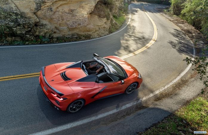 2020 Chevrolet Corvette Stingray Convertible Z51 - фотография 10 из 15