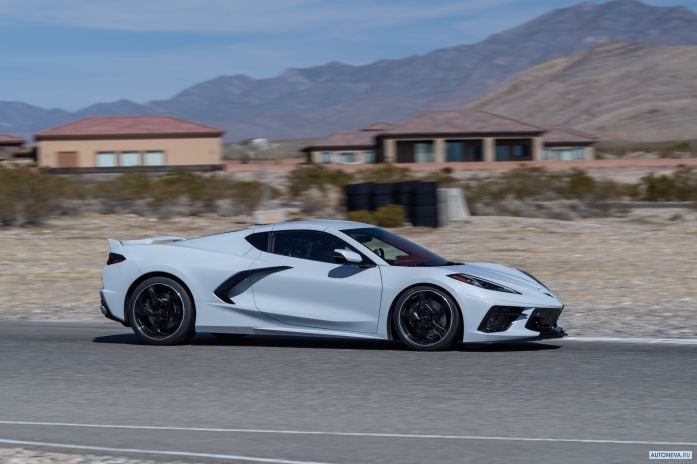 2020 Chevrolet Corvette Stingray Z51 - фотография 12 из 40