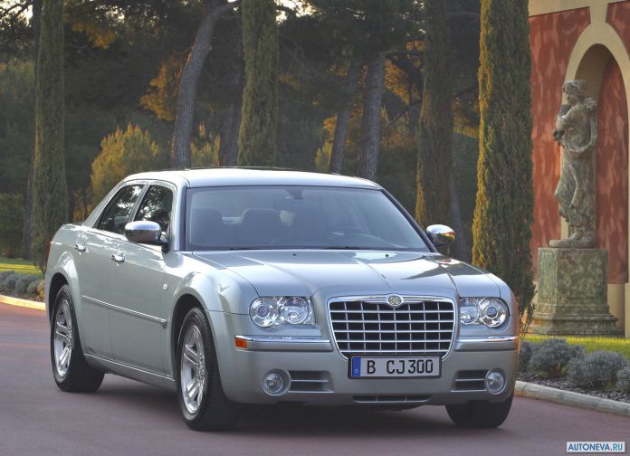 2005 Chrysler 300C - фотография 4 из 30