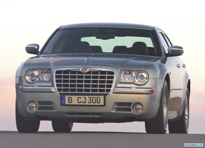 2005 Chrysler 300C - фотография 12 из 30