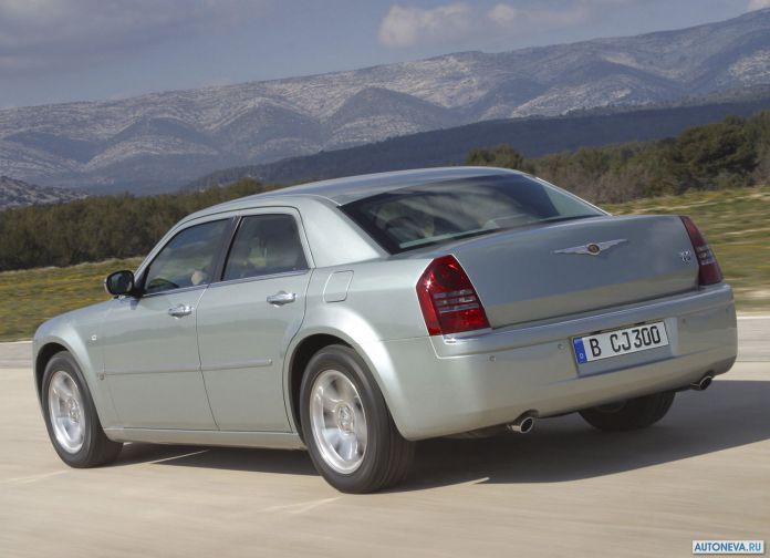 2005 Chrysler 300C - фотография 17 из 30