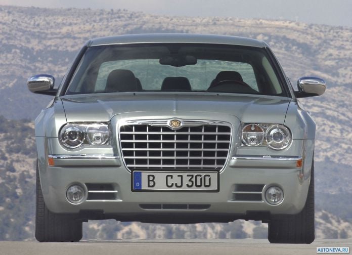 2005 Chrysler 300C - фотография 18 из 30