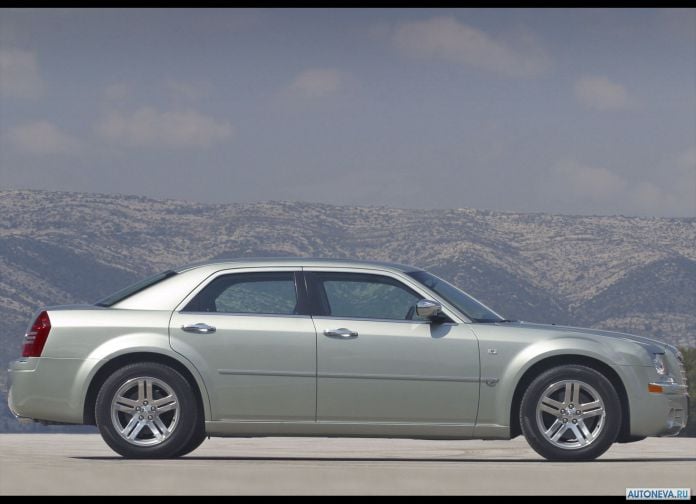 2005 Chrysler 300C - фотография 19 из 30