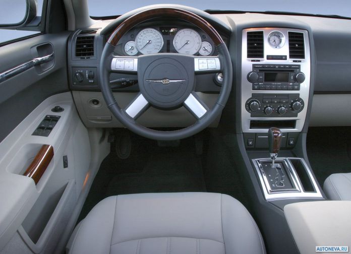 2005 Chrysler 300C - фотография 21 из 30
