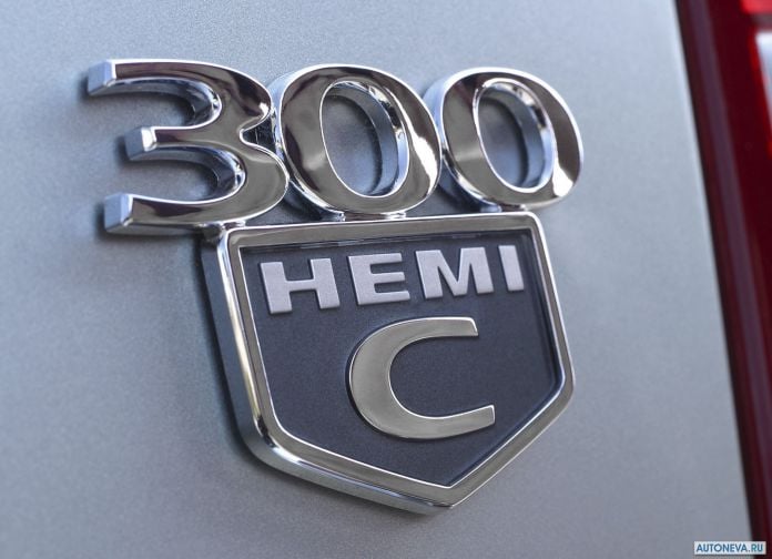 2005 Chrysler 300C - фотография 23 из 30