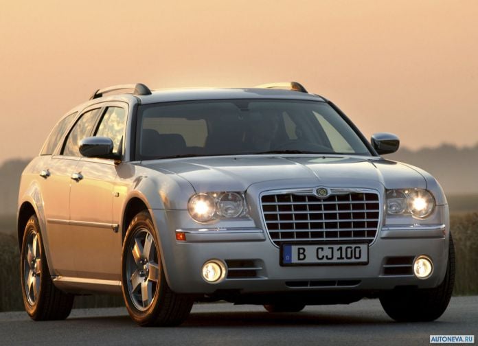 2005 Chrysler 300C Touring - фотография 3 из 30