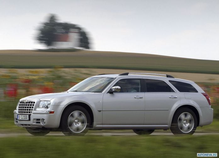 2005 Chrysler 300C Touring - фотография 8 из 30
