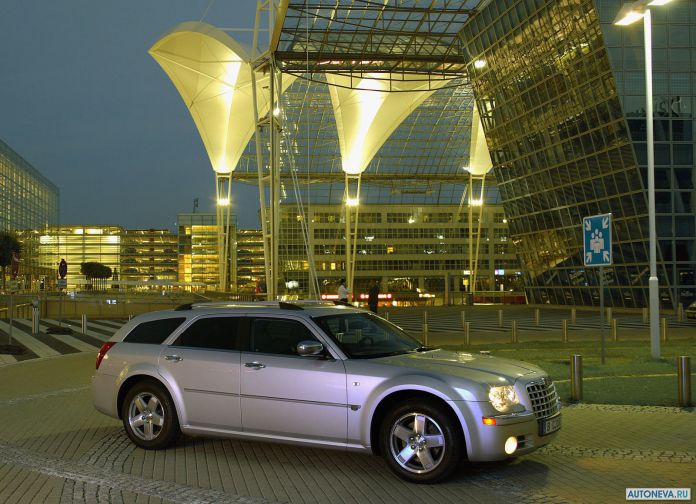 2005 Chrysler 300C Touring - фотография 9 из 30
