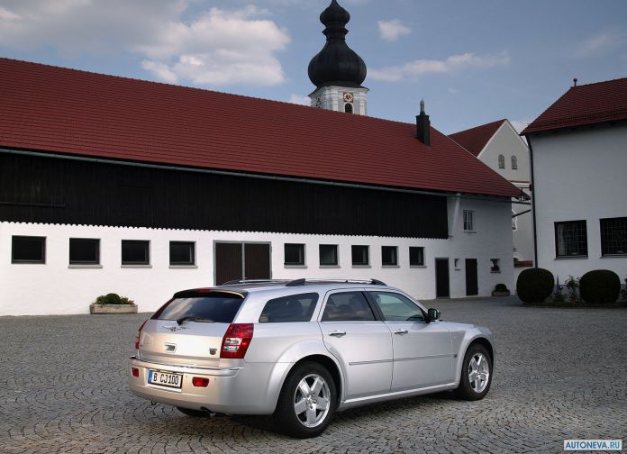 2005 Chrysler 300C Touring - фотография 17 из 30 2005 Chrysler 300C Touring - фотография 17 из 30