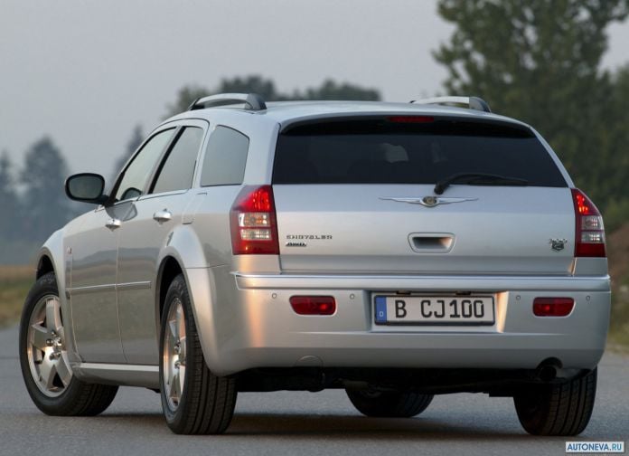 2005 Chrysler 300C Touring - фотография 20 из 30