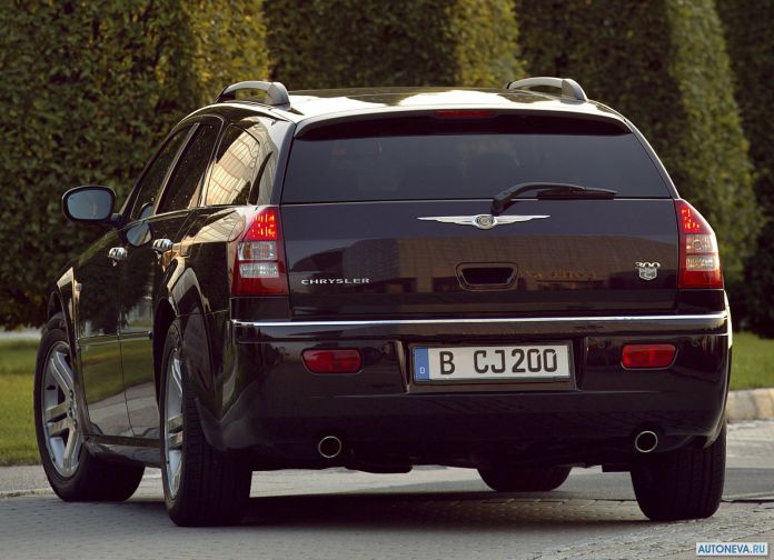 2005 Chrysler 300C Touring - фотография 21 из 30 2005 Chrysler 300C Touring - фотография 21 из 30