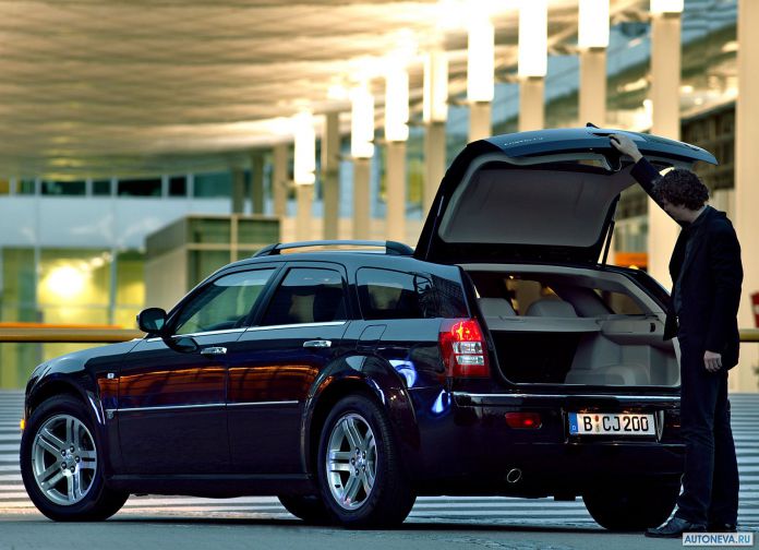 2005 Chrysler 300C Touring - фотография 22 из 30 2005 Chrysler 300C Touring - фотография 22 из 30