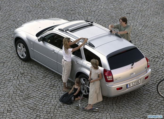 2005 Chrysler 300C Touring - фотография 23 из 30
