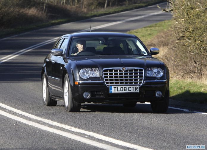 2008 Chrysler 300C Touring UK-version - фотография 7 из 38