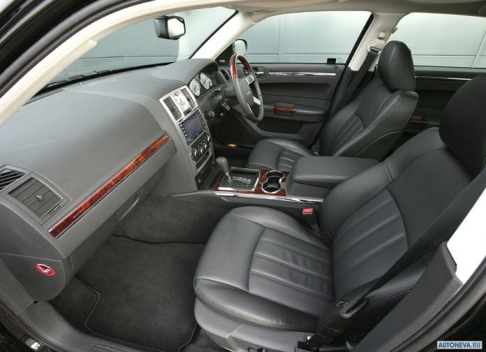 2008 Chrysler 300C Touring UK-version - фотография 16 из 38 2008 Chrysler 300C Touring UK-version - фотография 16 из 38
