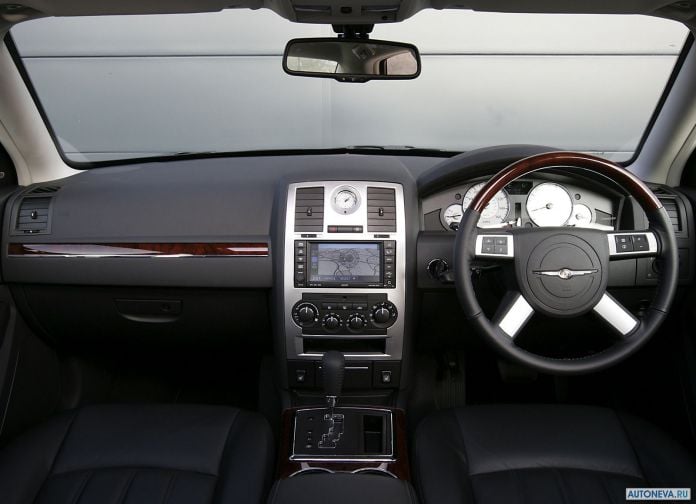 2008 Chrysler 300C Touring UK-version - фотография 17 из 38 2008 Chrysler 300C Touring UK-version - фотография 17 из 38