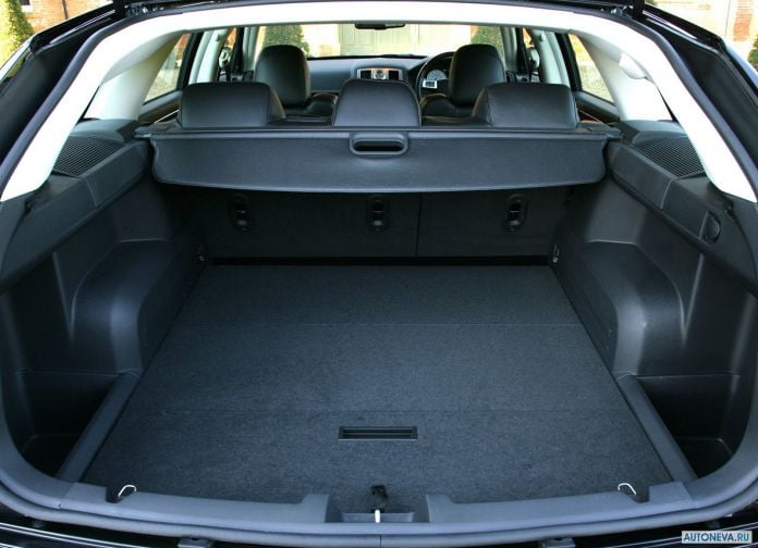 2008 Chrysler 300C Touring UK-version - фотография 21 из 38