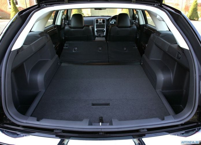 2008 Chrysler 300C Touring UK-version - фотография 25 из 38 2008 Chrysler 300C Touring UK-version - фотография 25 из 38