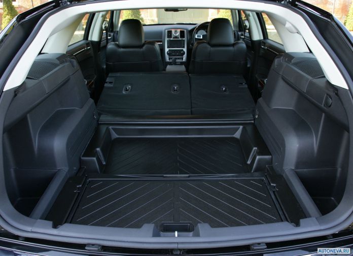 2008 Chrysler 300C Touring UK-version - фотография 27 из 38