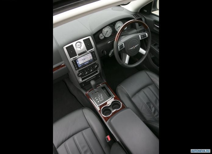 2008 Chrysler 300C Touring UK-version - фотография 33 из 38 2008 Chrysler 300C Touring UK-version - фотография 33 из 38