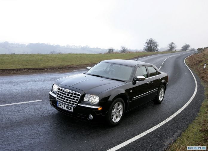 2008 Chrysler 300C UK-version - фотография 2 из 28