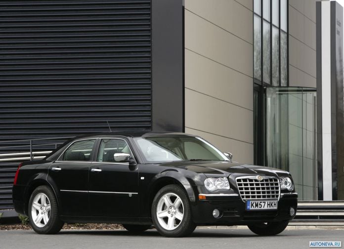 2008 Chrysler 300C UK-version - фотография 3 из 28