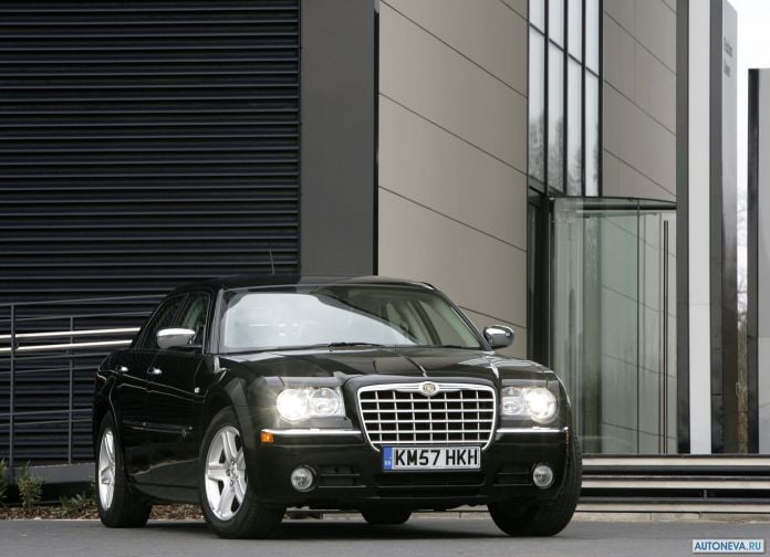 2008 Chrysler 300C UK-version - фотография 6 из 28