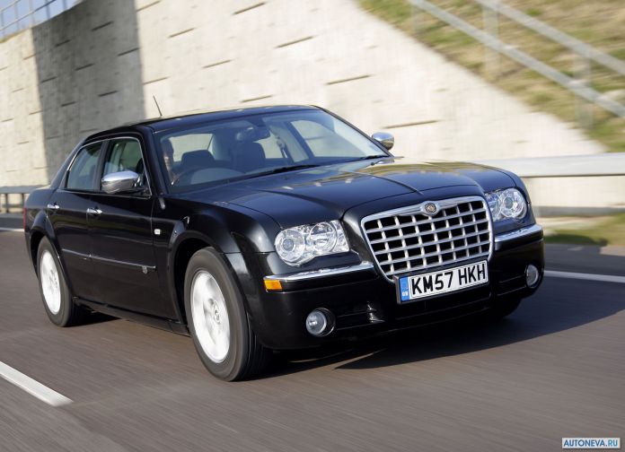 2008 Chrysler 300C UK-version - фотография 8 из 28